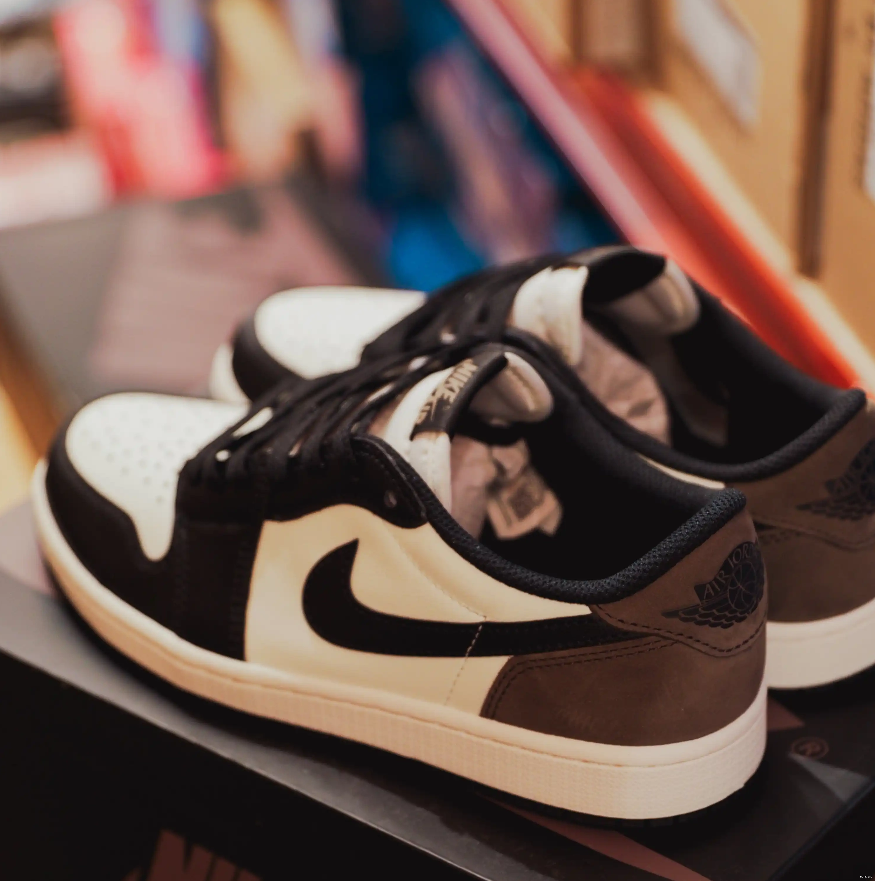 1 Jordan Retro Mocha Low OG 0521